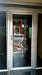 Imagen de Cerramiento interior en edificio - puerta de acceso en Montevideo