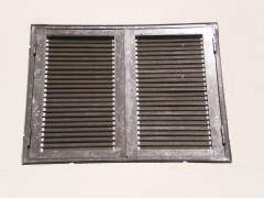 Imagen de Integrado con ventana en aluminio marrón en Postigones